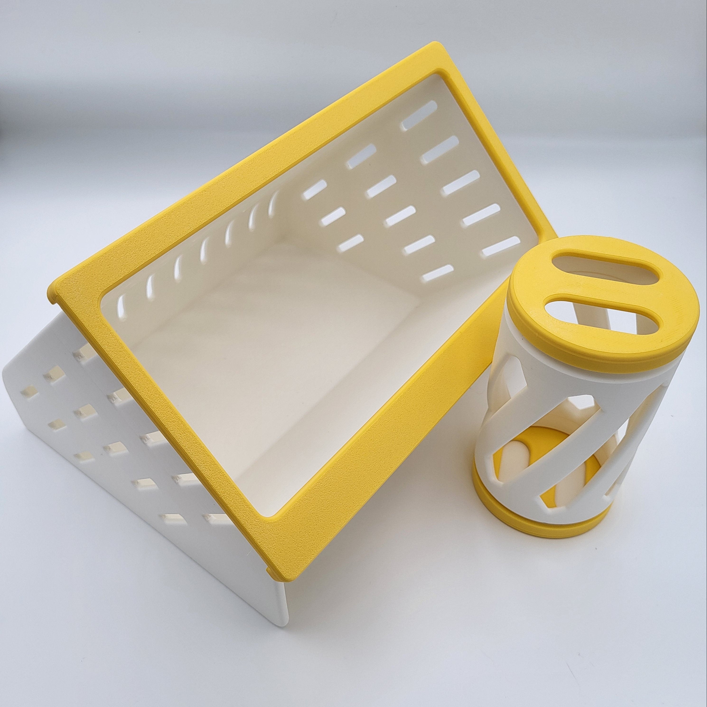 Hay Feeder and  Roller for Small Pets